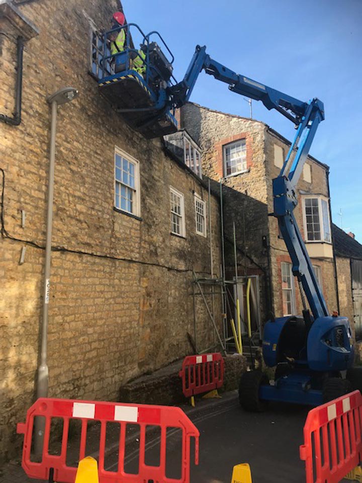 Emerald Builders have access to Machinery to Reach High Places for Exterior Property Building Works